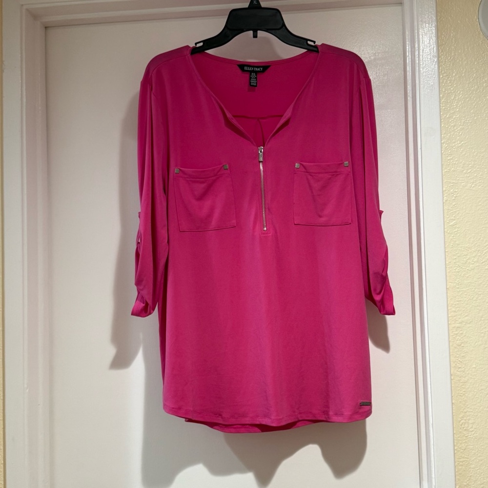 Woman’s Ellen Tracy Fuchsia Top